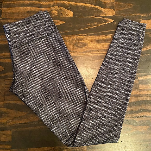 Lululemon midrise 25inch inseam size 6 - Picture 1 of 8